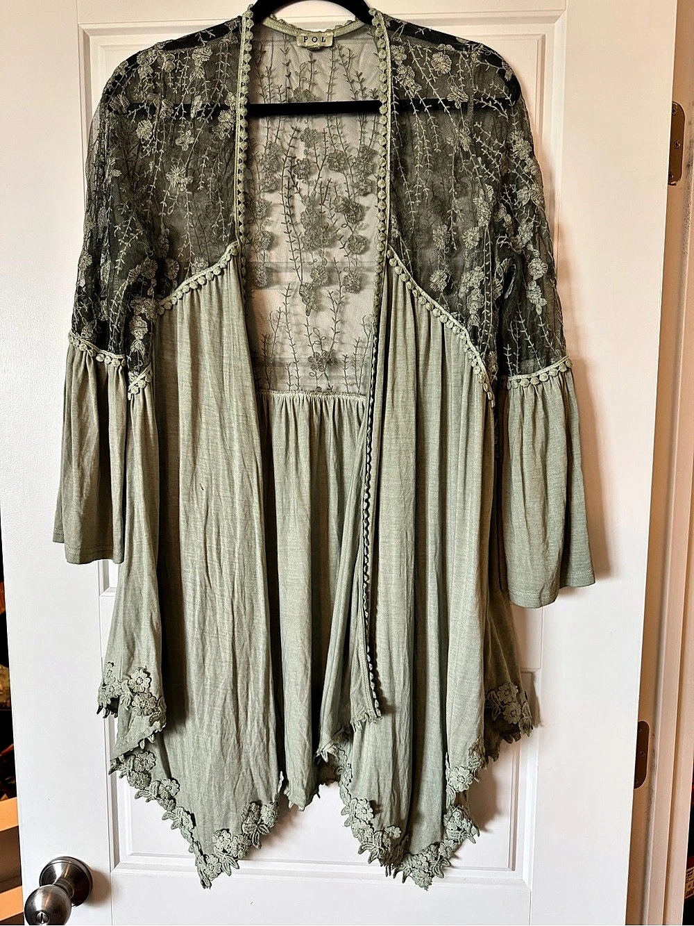 POL Floral Embroidered Tunic in Green